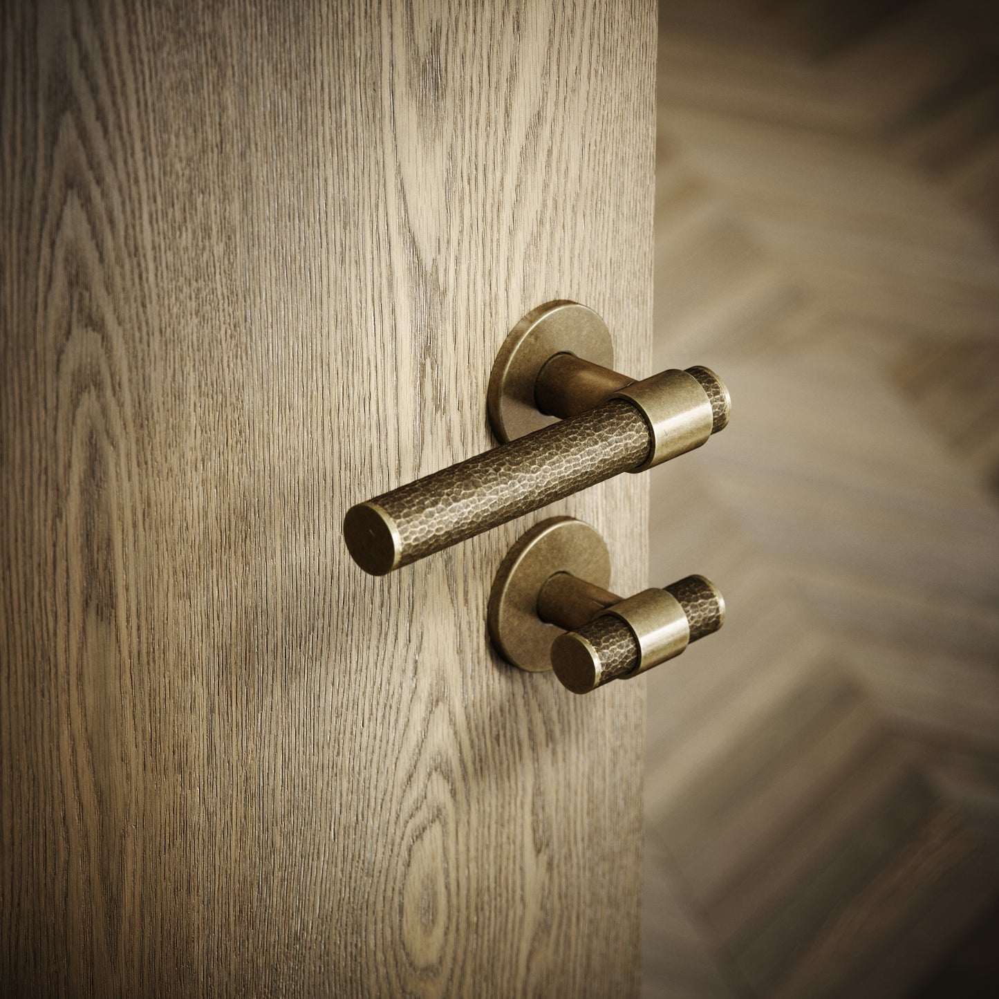 Chester Aged Bronze Hammered Bathroom WC Handle & Round Thumbturn Set