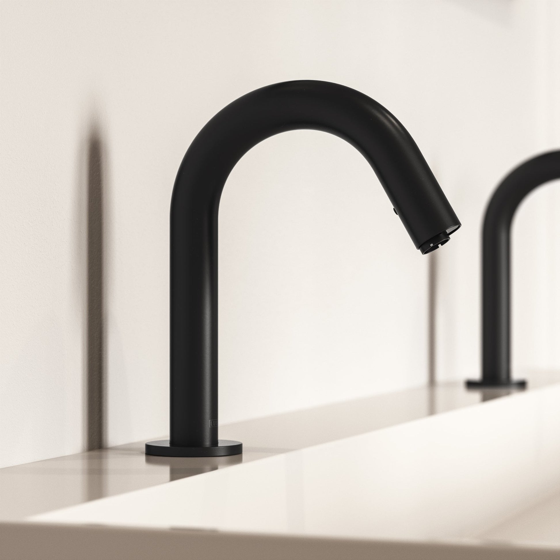 Mina Infrared Commercial Sensor Tap Matte Black