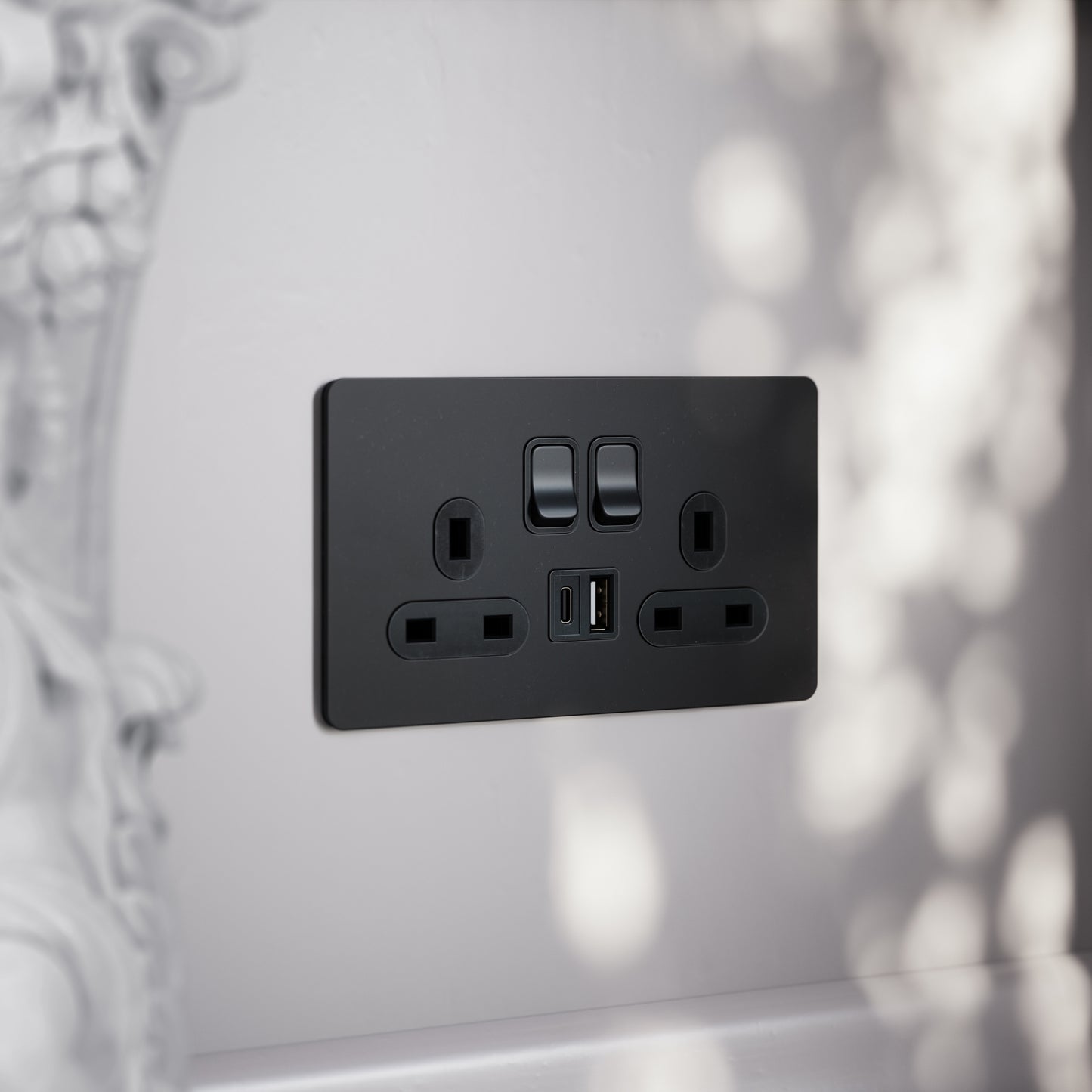 SlimTech Collection Matte Black 2 Gang 13A USB & USB-C Socket