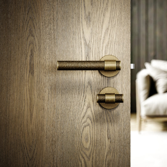 Chester Aged Bronze Hammered Bathroom WC Handle & Round Thumbturn Set