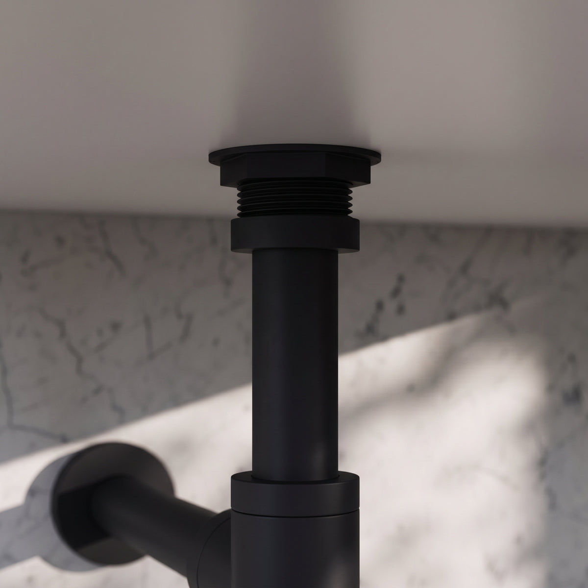 Luxe Matte Black Round Bottle Trap