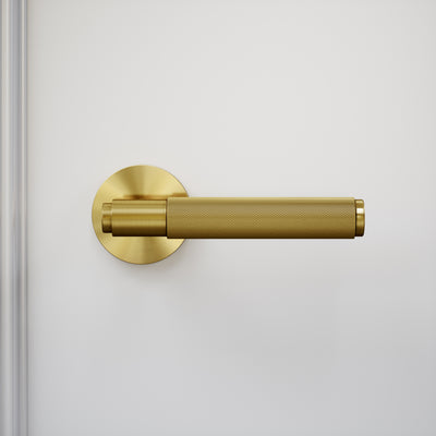 Luxe Knurled Brushed Gold Door Handle and Hinge Bundle