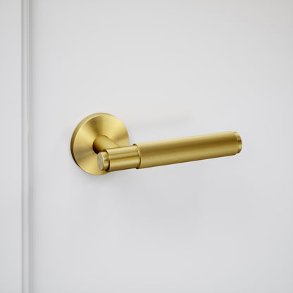 Luxe Knurled Brushed Gold Door Handle and Hinge Bundle