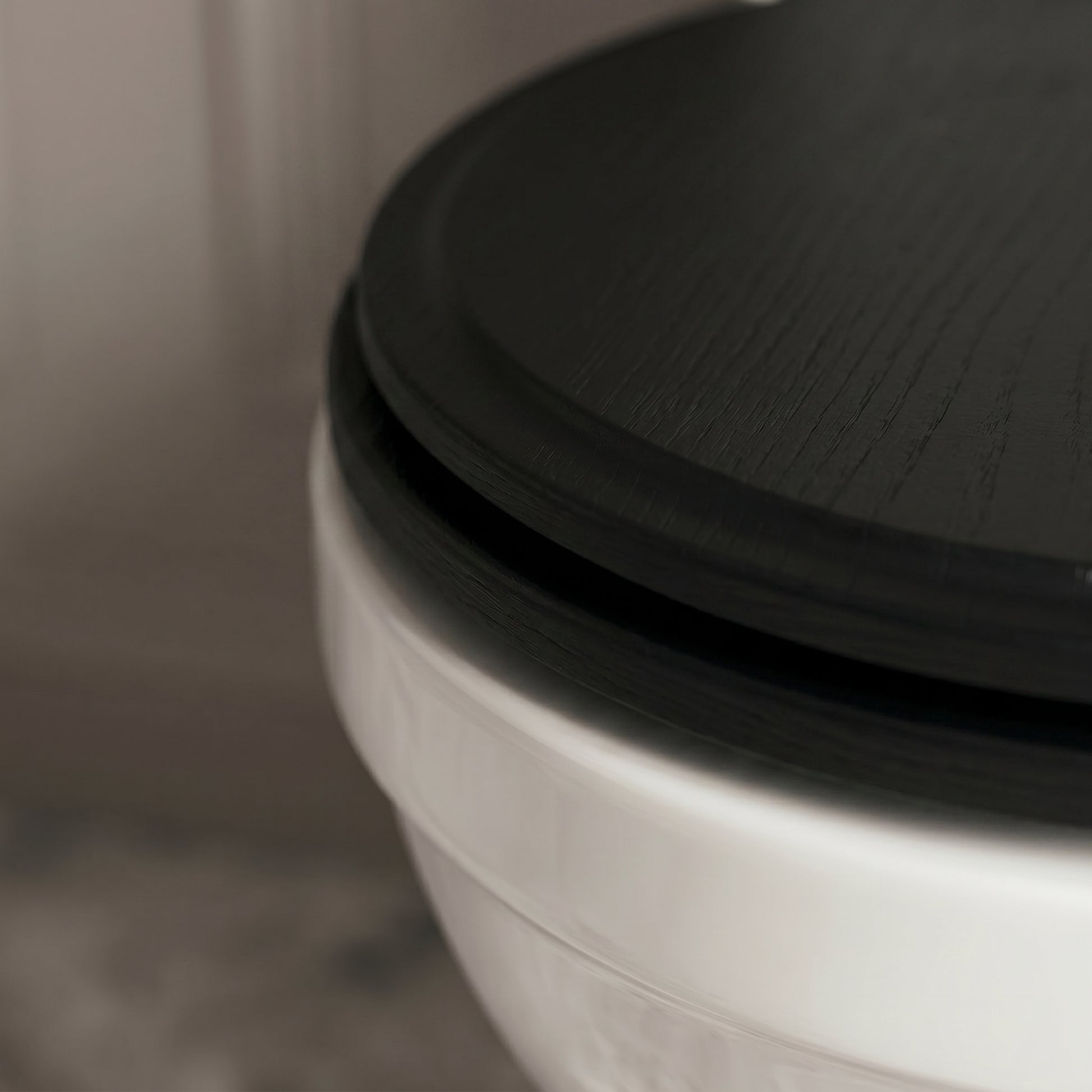 Portland Solid Oak Matte Black Toilet Seat