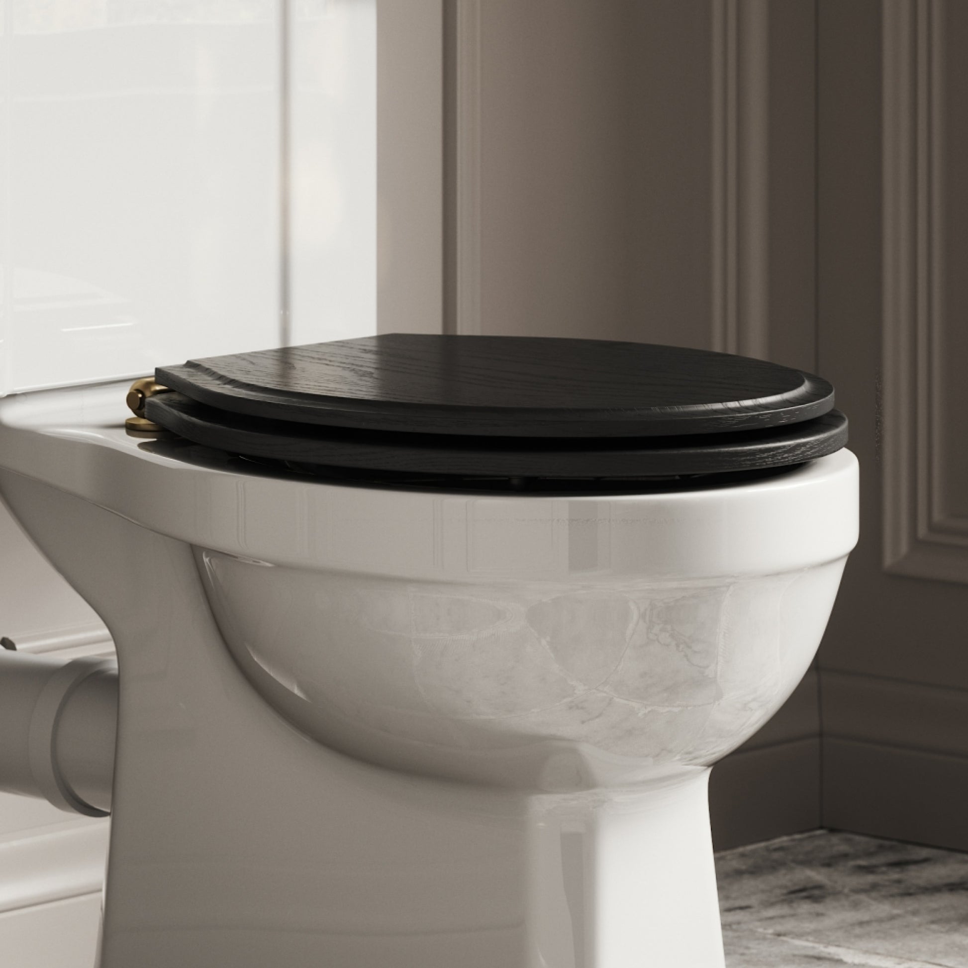 Portland Solid Oak Matte Black Toilet Seat