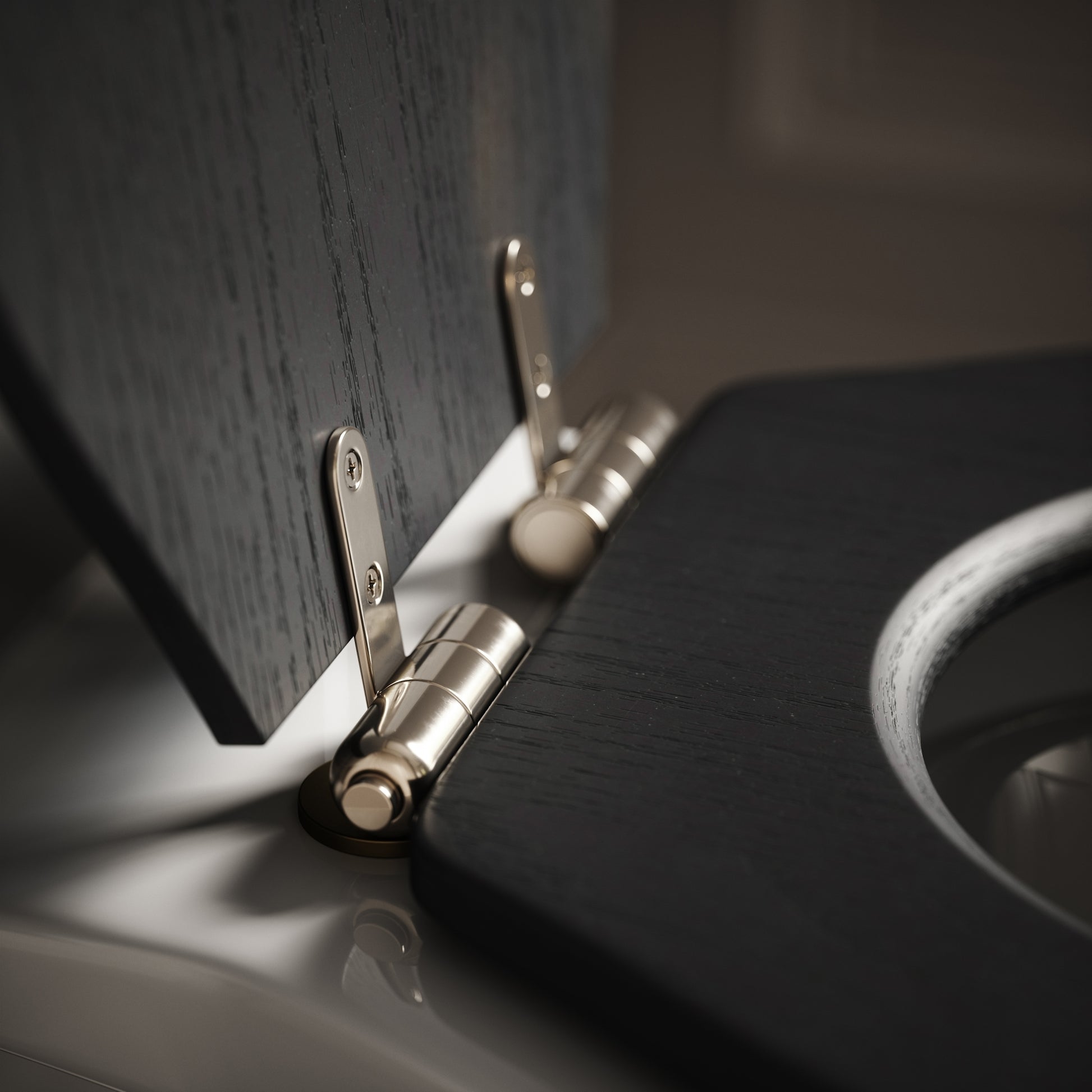 Portland Solid Oak Matte Black Toilet Seat