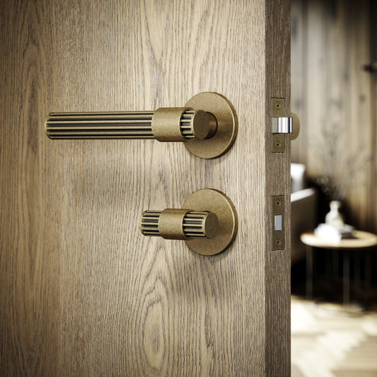 Royal Oak Aged Bronze Deep Flute Bathroom WC Handle & Round Thumbturn Set
