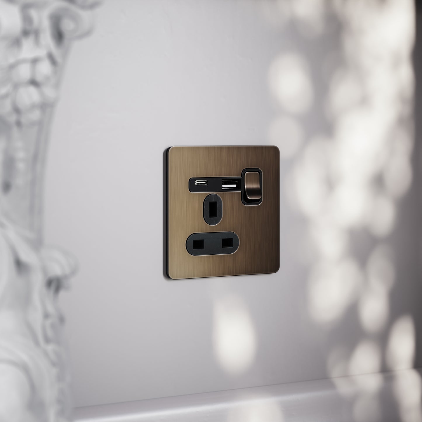 SlimTech Collection Brushed Bronze 1 Gang 13A USB & USB-C Socket