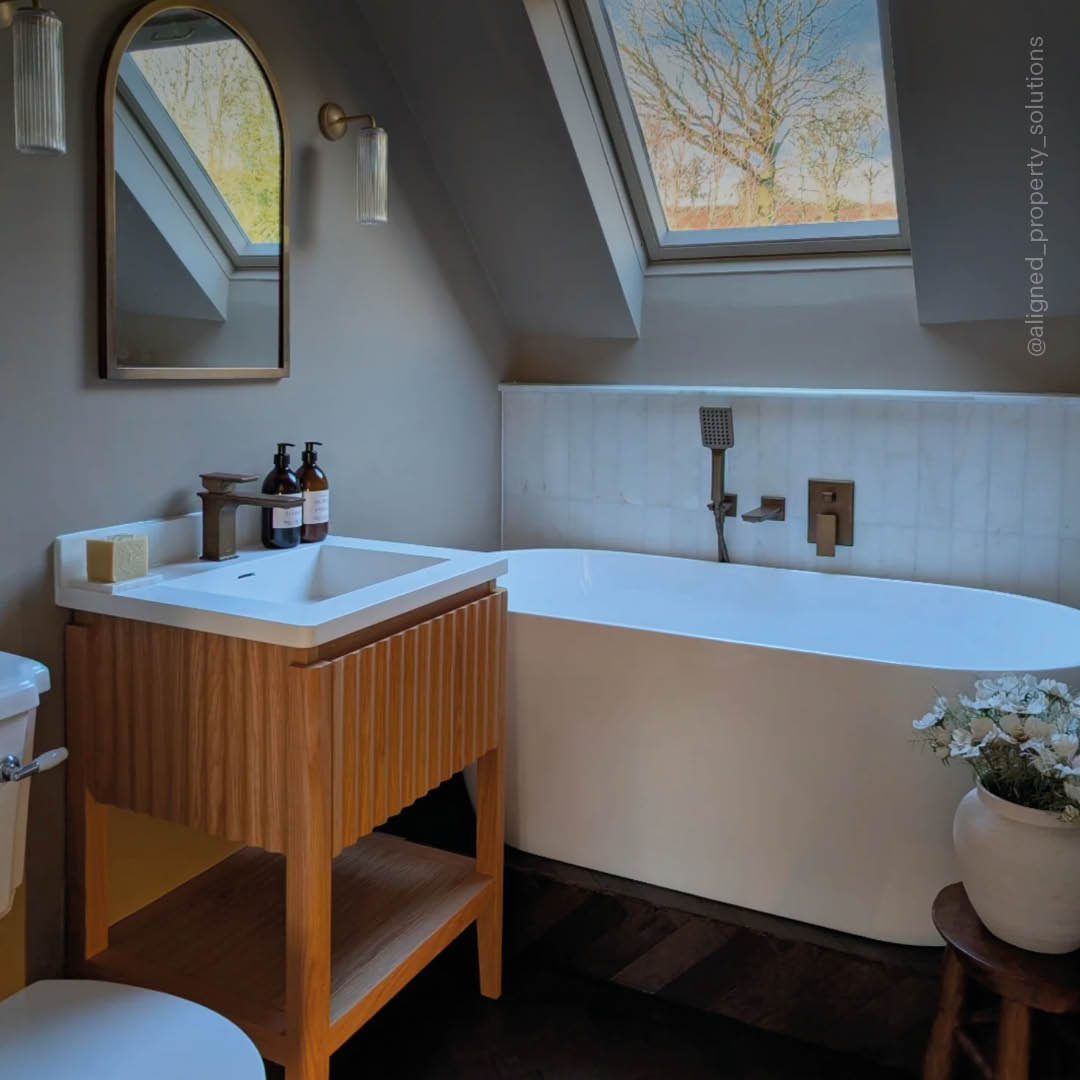 Eclat Natural Oak Wood Grain Vanity Unit 600mm