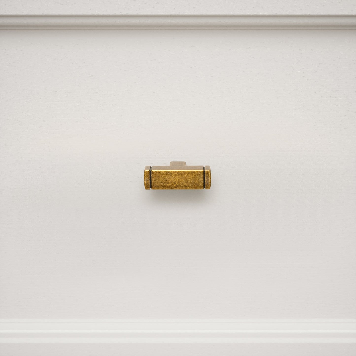 Bloomsbury Aged Bronze T-Bar Handle (46mm)