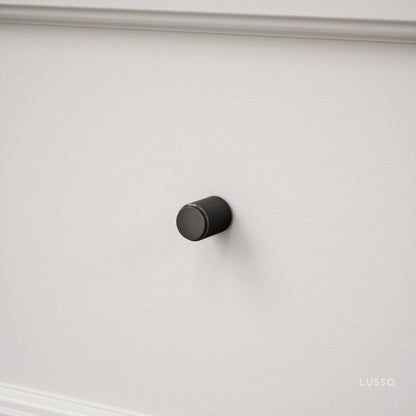 Dali Fluted Matte Black Furniture Knobs