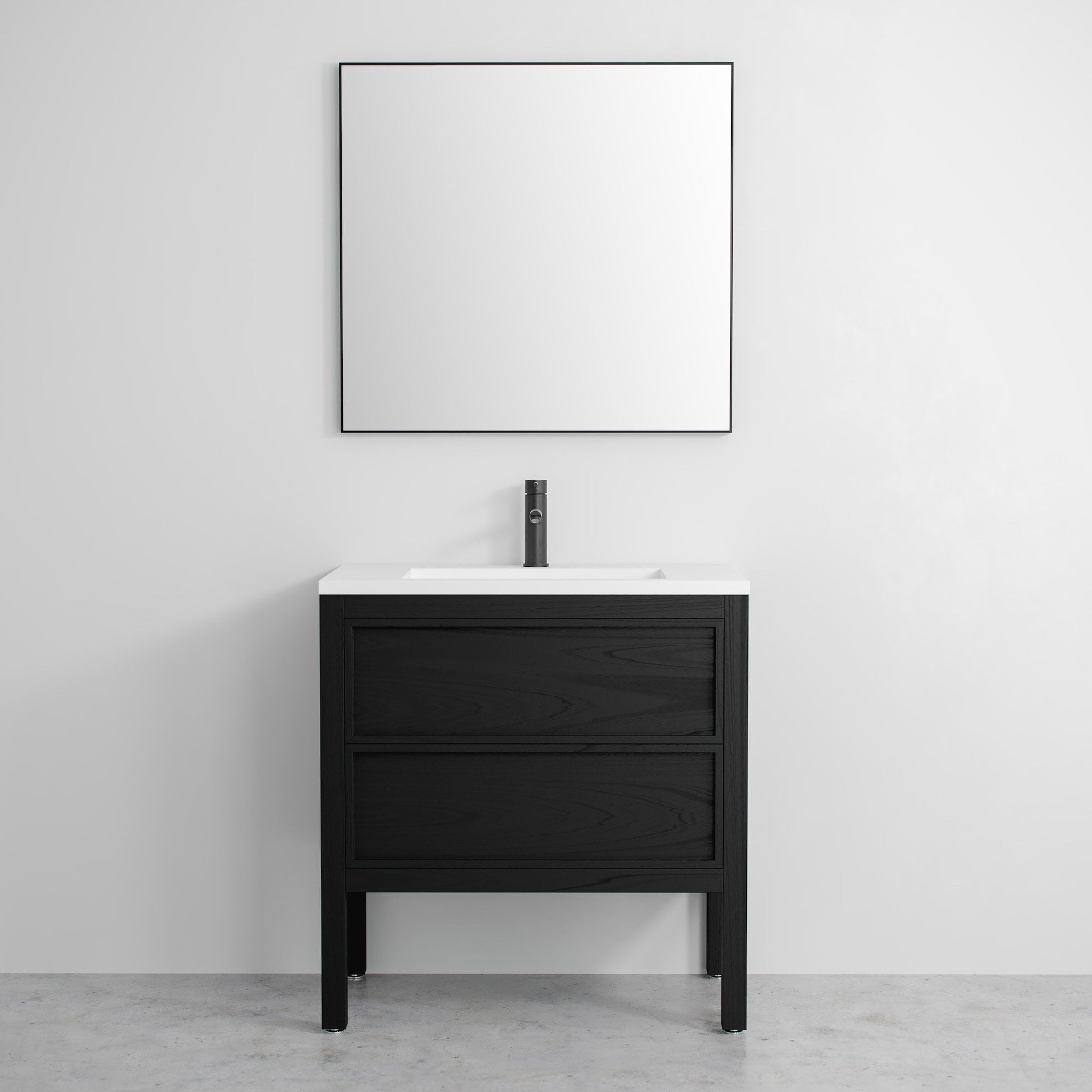 Luxe Matte Black Mirror 700mm