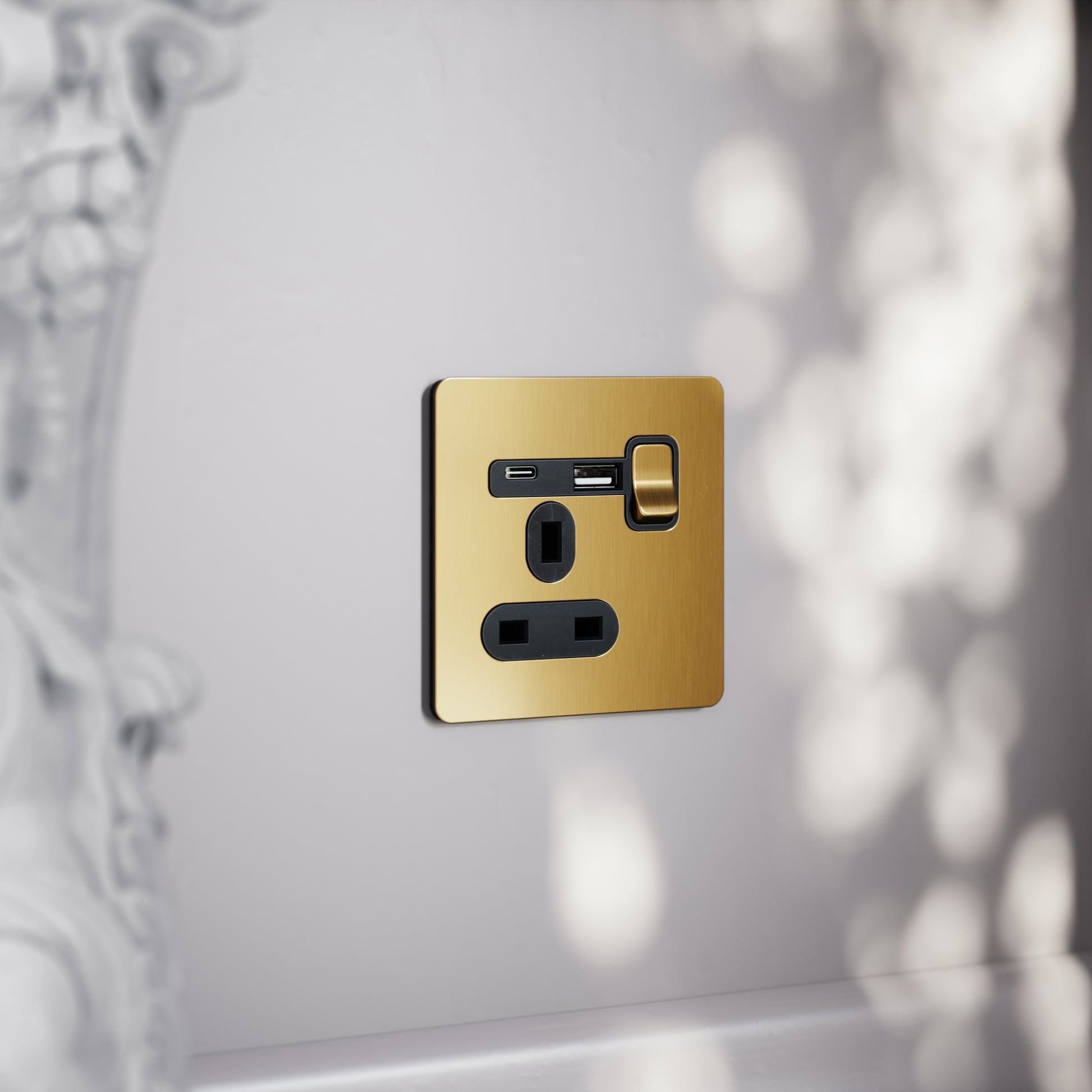 SlimTech Collection Brushed Gold 1 Gang 13A USB & USB-C Socket