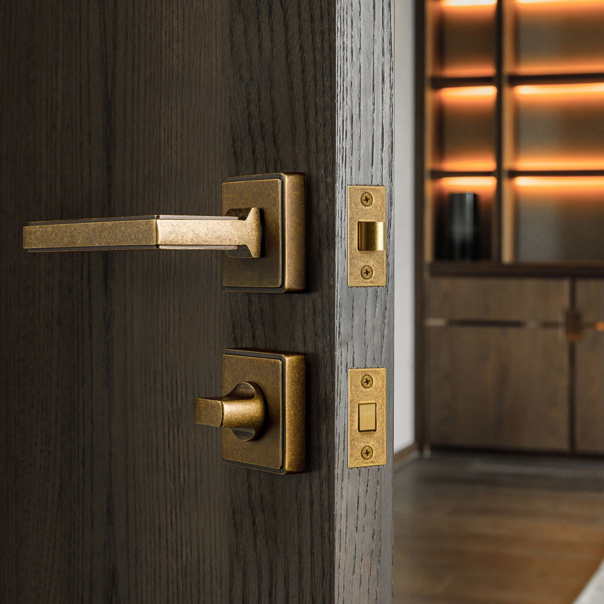 Surrey Aged Bronze WC Thumbturn with Latch - LUSSO